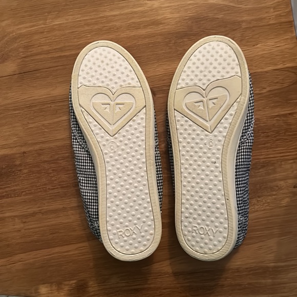 Roxy Checkered Shoes - Picture 2 of 2